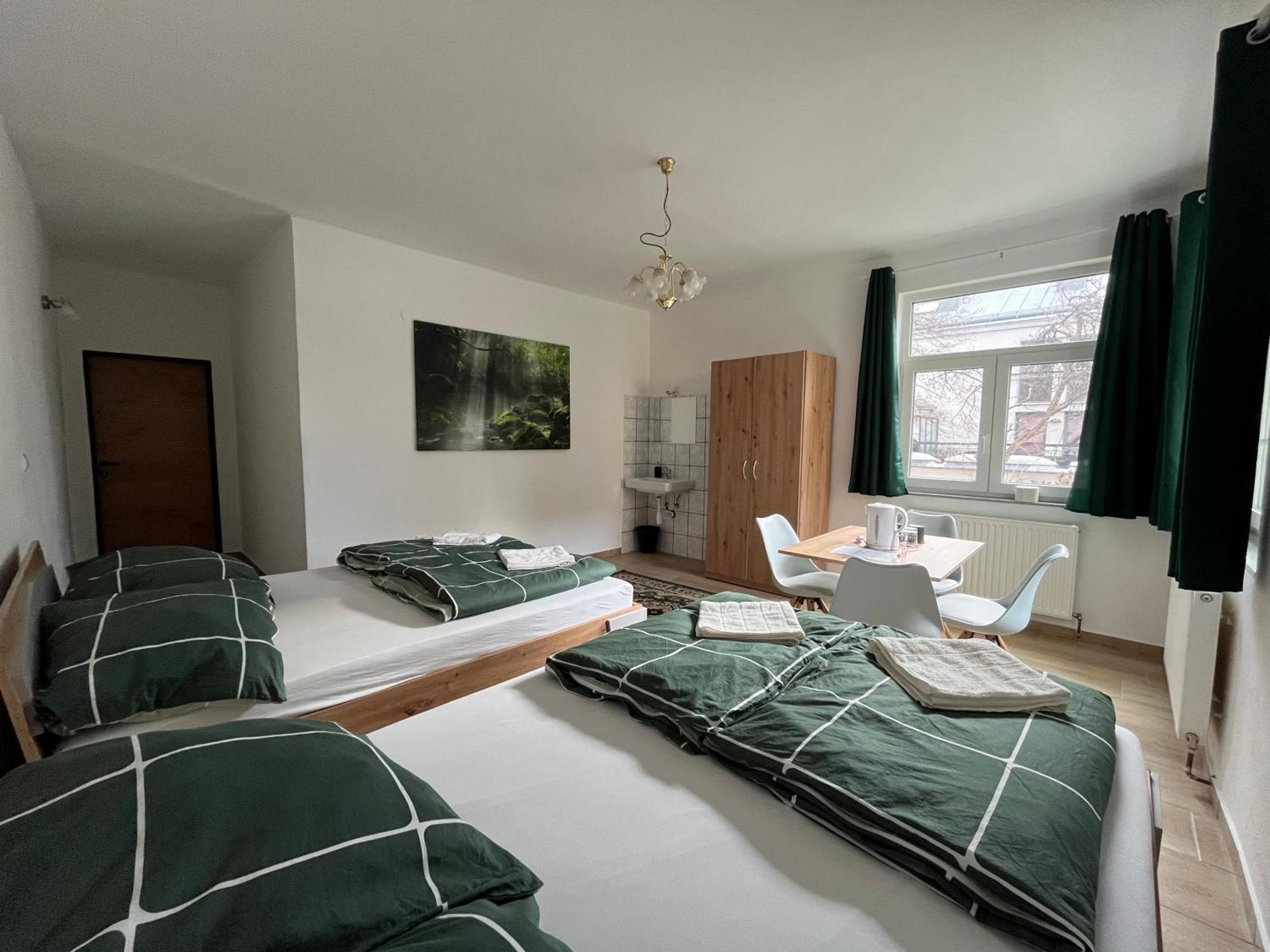 Traveler Lodging Виена Екстериор снимка